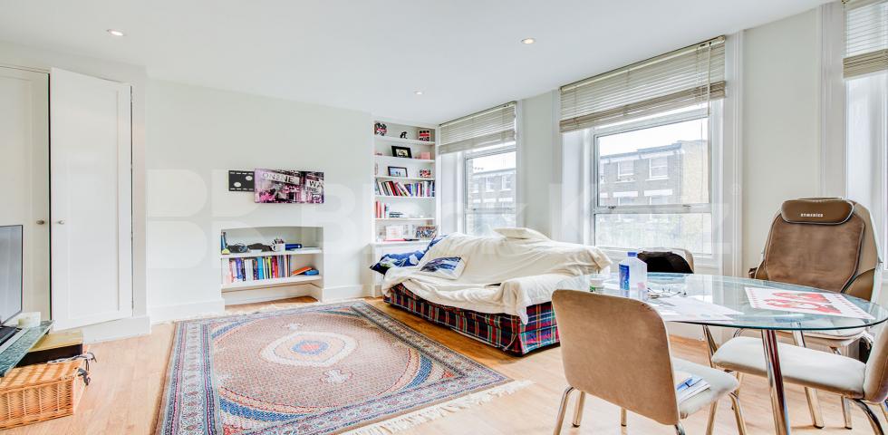 			1 Bedroom, 1 bath, 1 reception Flat			 Minford Gardens, SHEPHERDS BUSH